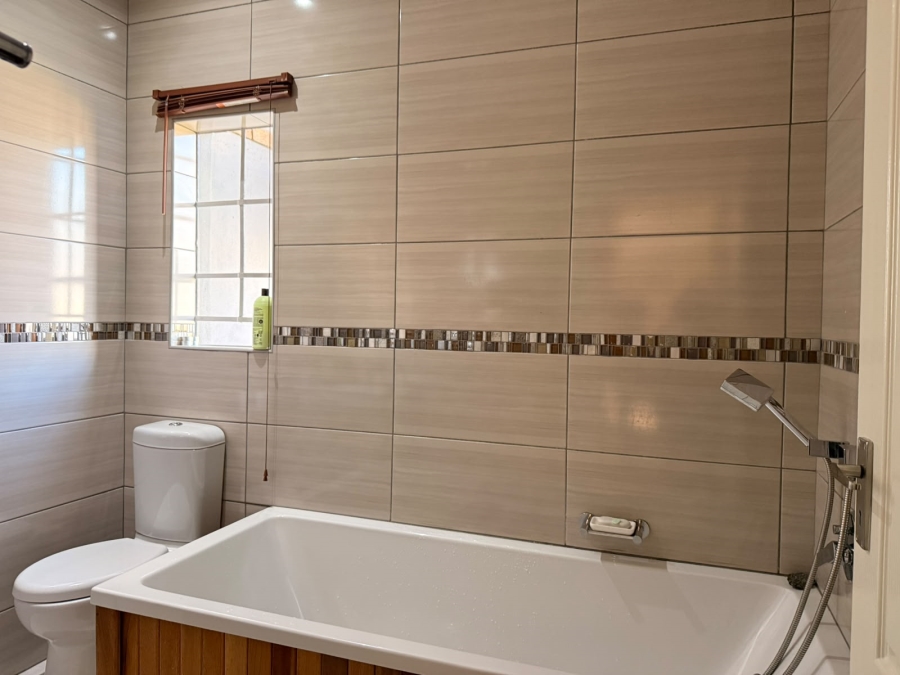 3 Bedroom Property for Sale in Waterkloof East North West